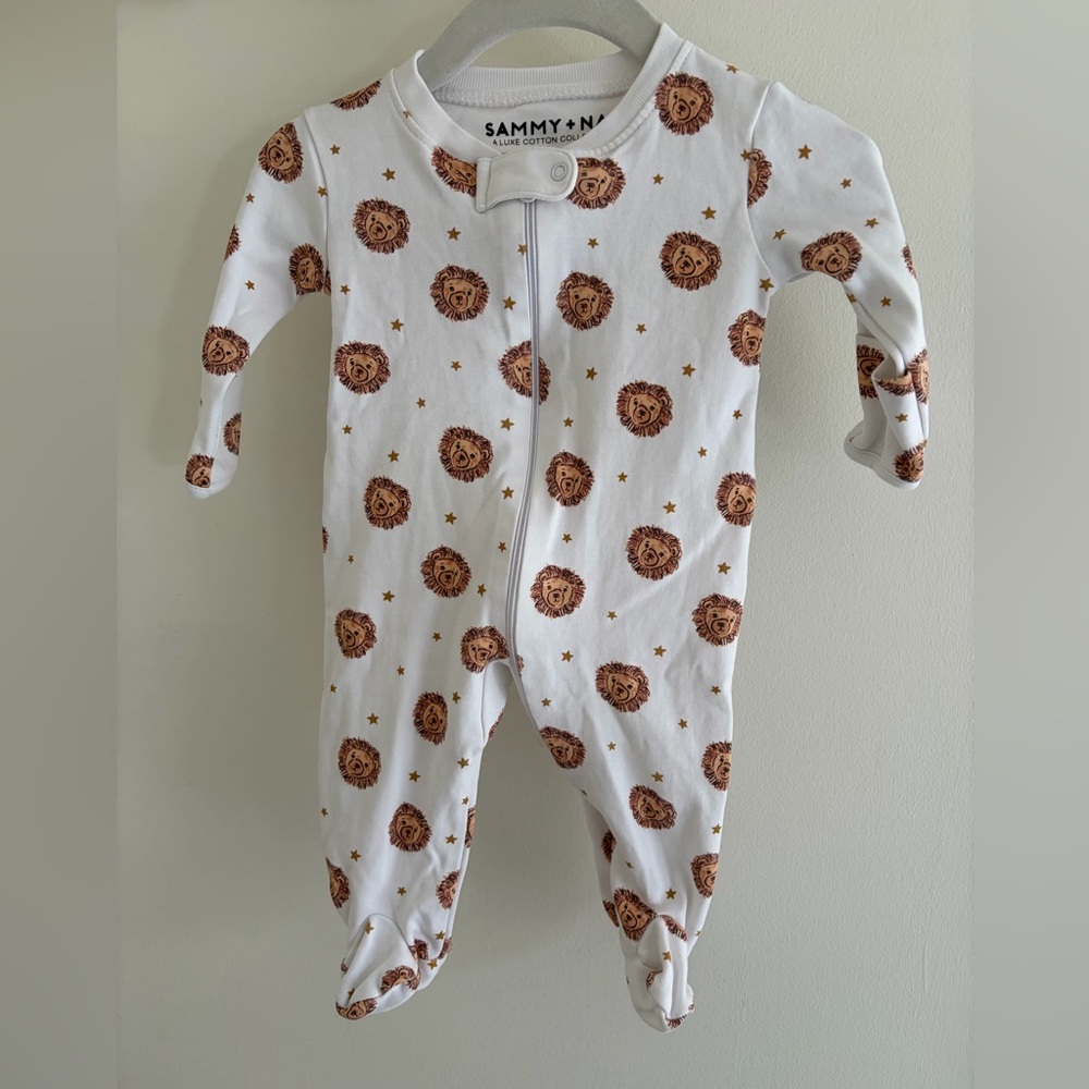 Sammy + Nat White Footie with Brown Lion and Gold Star Print